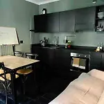 شقة Della Rocca Urban Relais *